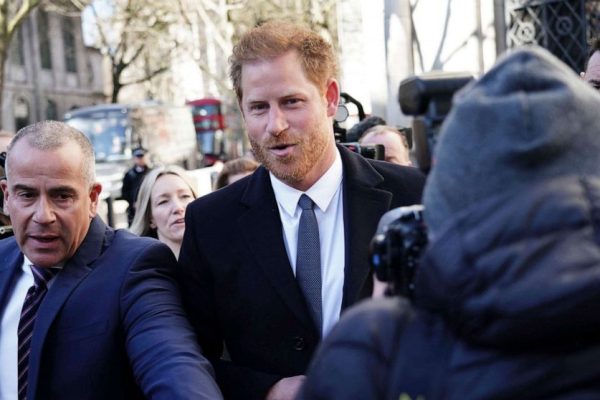 Prince Harry unexpectedly appears in UK court