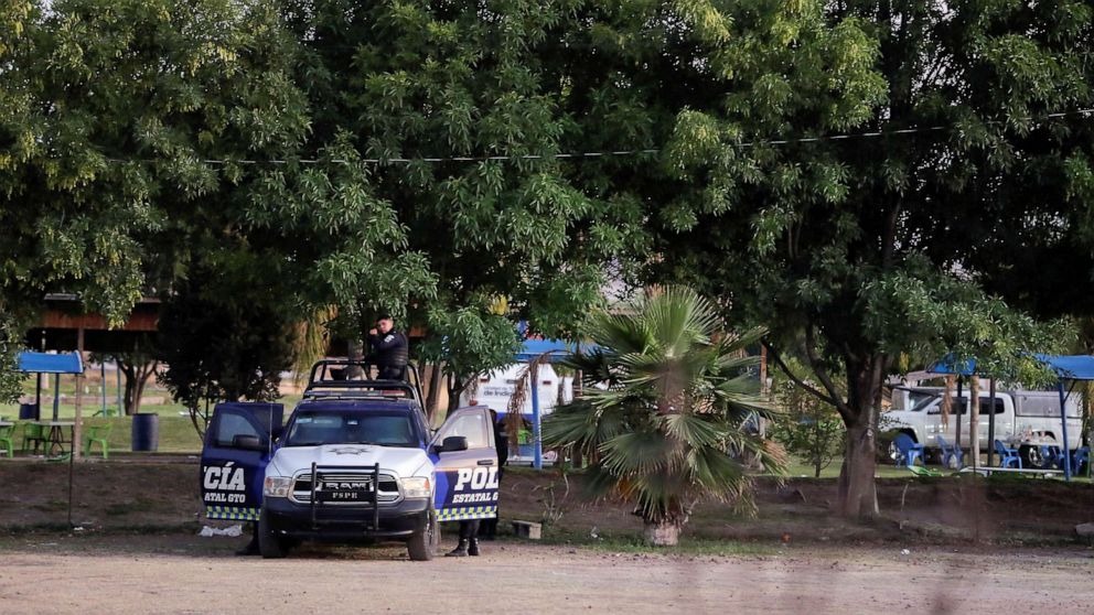 Mexican Resort Attacked by Gunmen, Resulting in 7 Fatalities, Including a Child