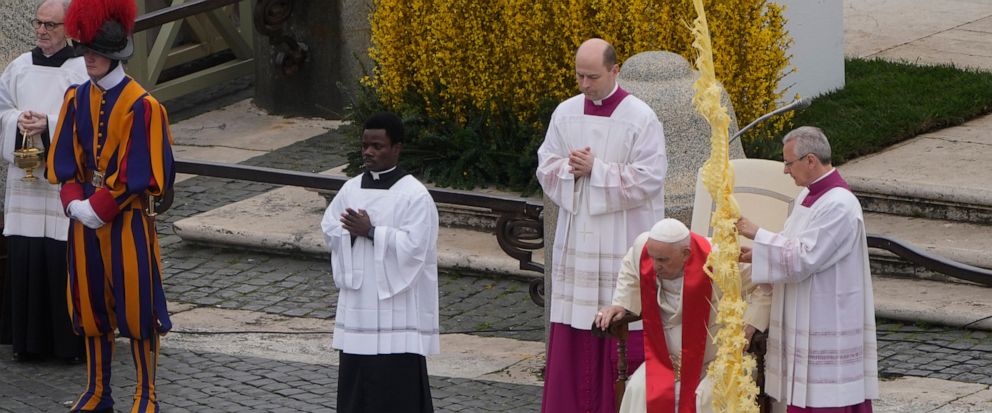 Pope Francis Celebrates Palm Sunday in Vatican Square with a Strong Comeback