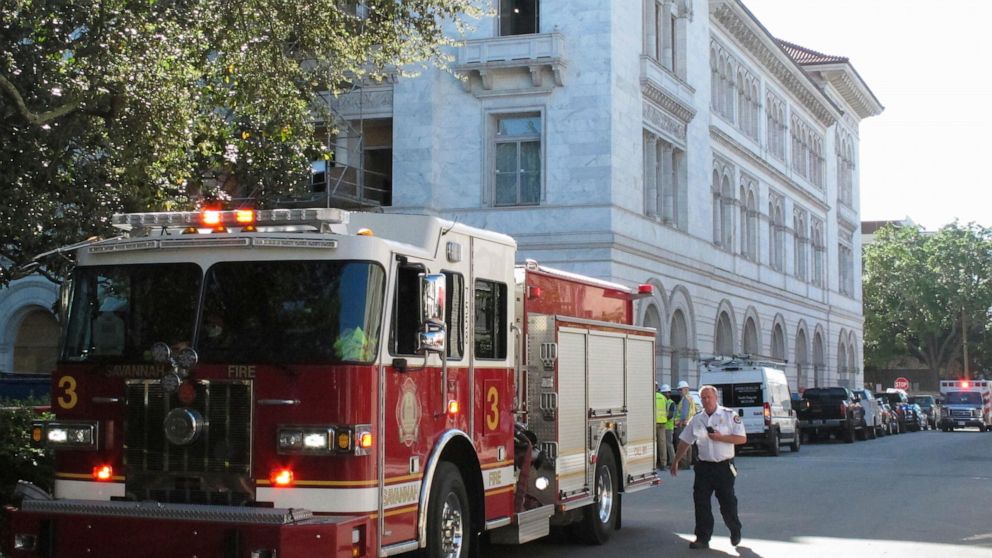 "Three Individuals Injured as Floor Collapses in Historic 1899 US Courthouse in Savannah"