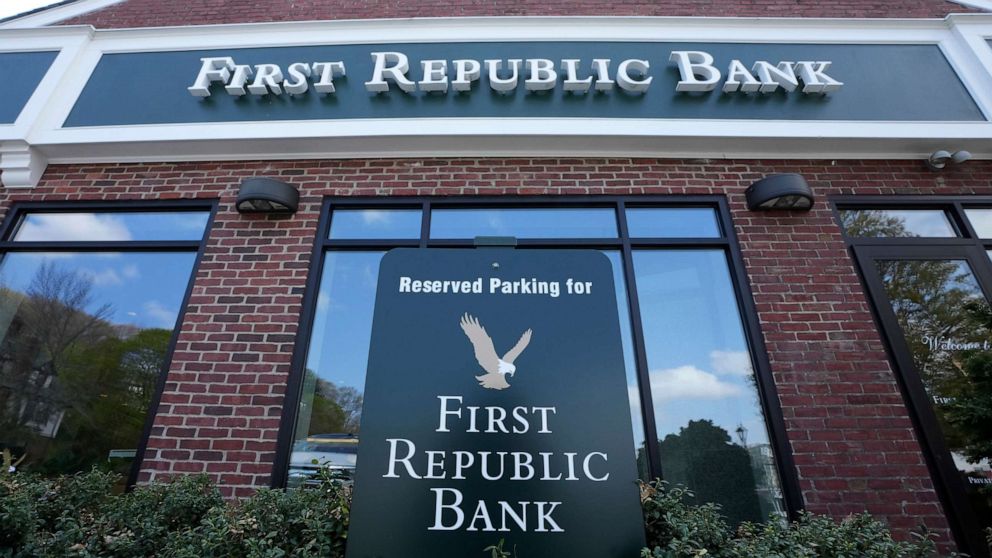 FDIC announces JPMorgan will take over as First Republic bank collapses