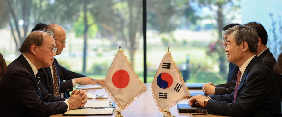 South Korean and Japanese Officials Hold Pre-Summit Meeting in Preparation for Leaders' Meeting