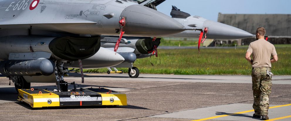 Denmark to initiate F-16 pilot training for Ukrainian pilots