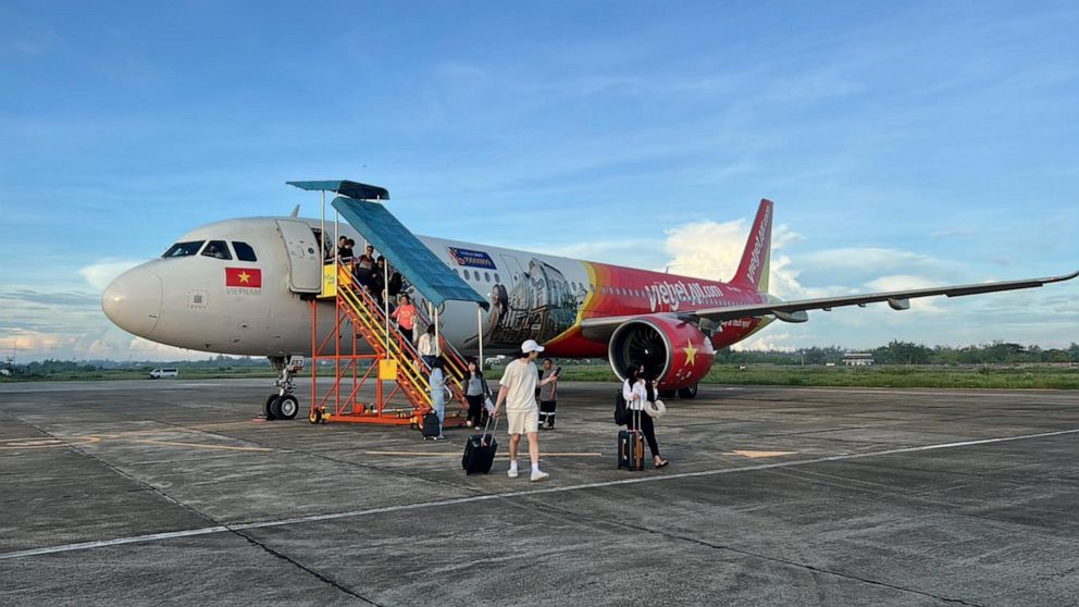 Vietjet aircraft carrying 214 passengers successfully lands in the Philippines following technical issue