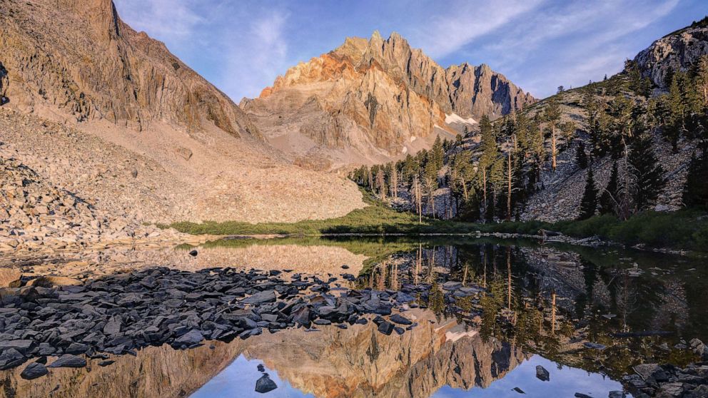 Fatal Avalanche in California Mountain Claims Hiker's Life and Leaves 2 Injured