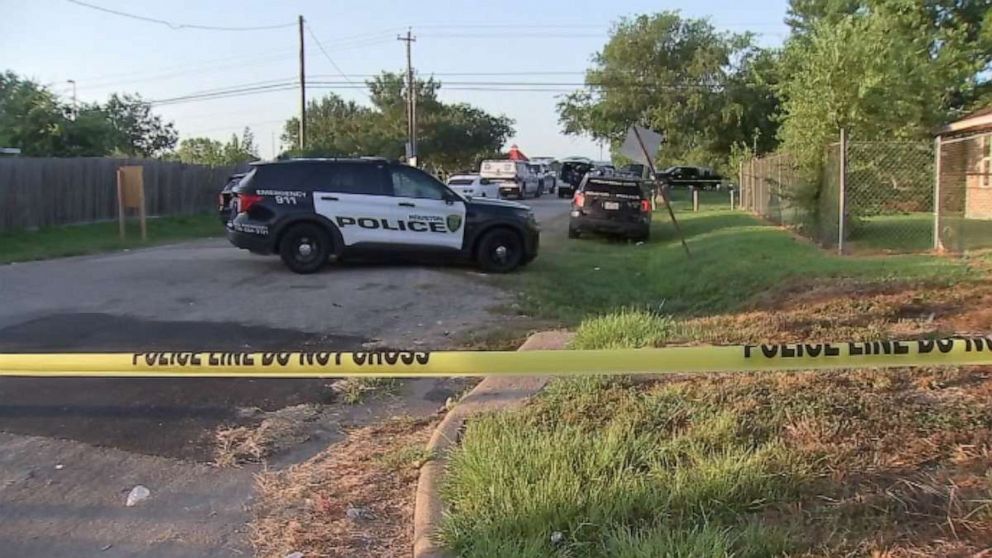 Fatal Shooting at Houston Park Leaves Pregnant Woman Dead and Four Others Injured