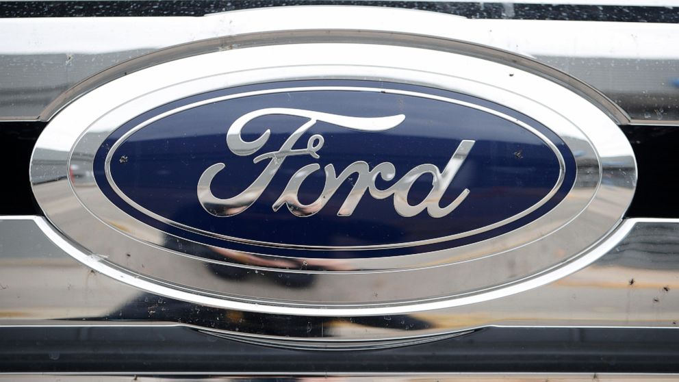 Investigation Underway: Complaints Regarding Ford Escape Doors Opening During SUV Operation in the US