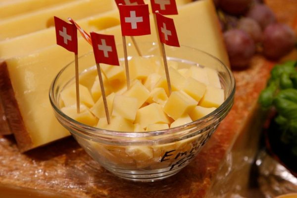 Switzerland's Cheese Industry to Experience First-time Shift as Net Importer