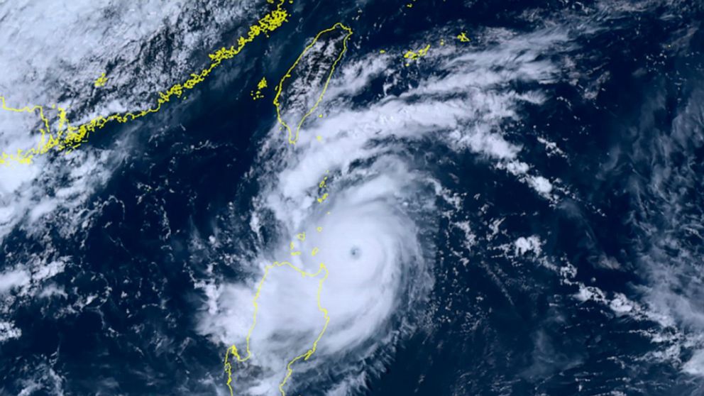Impending Typhoon Saola to Cause Heavy Rain and Strong Winds in Southern Taiwan, Heading Towards China's Coast