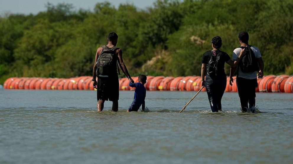 Mexico Reports Discovery of Body in Rio Grande Buoy Barrier
