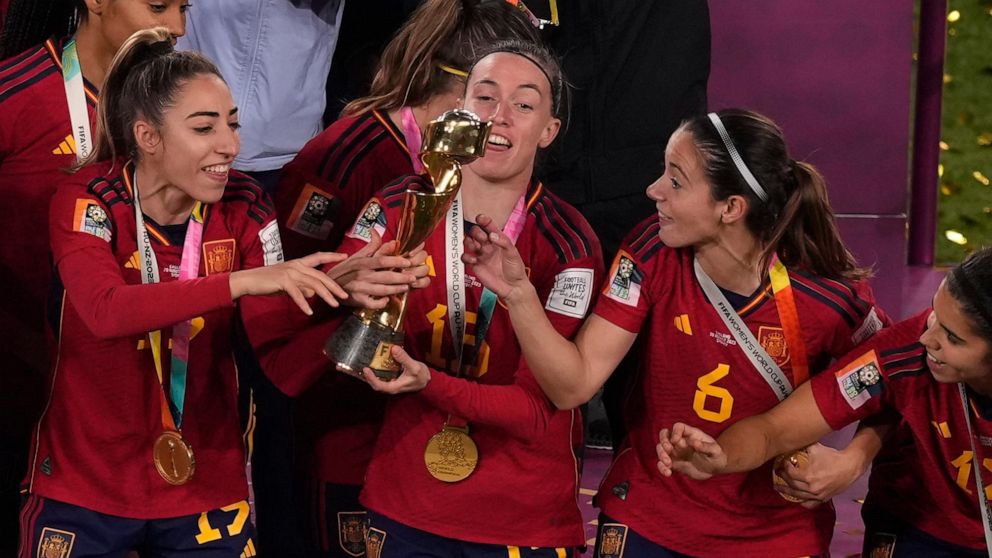 Olga Carmona, Spain's World Cup champion, receives news of father's passing following final match