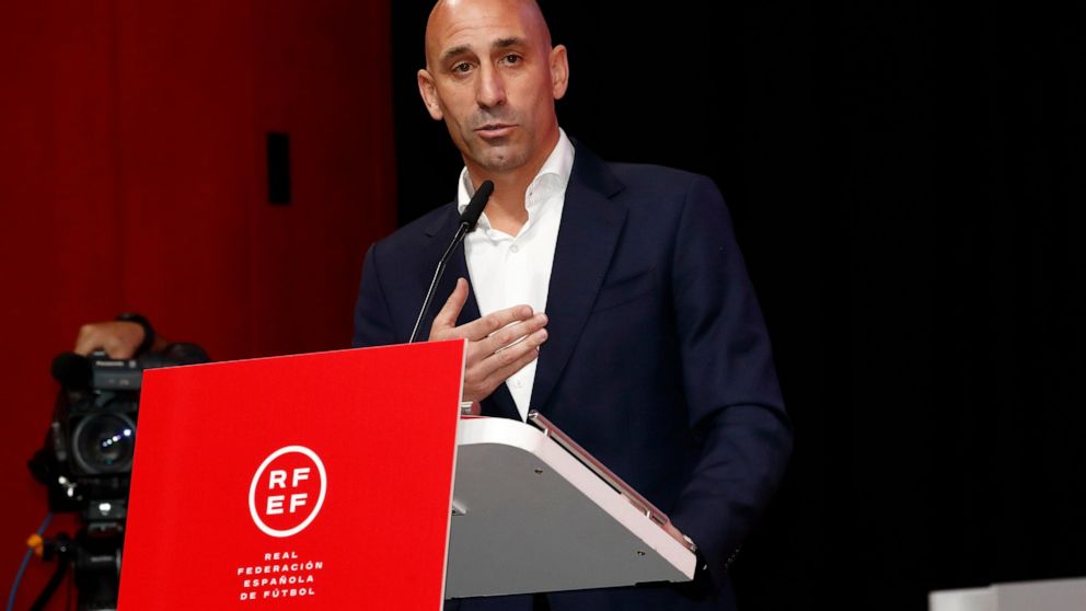 Spanish Soccer Federation Leaders Call for President Rubiales' Resignation Following Controversial Player Kiss