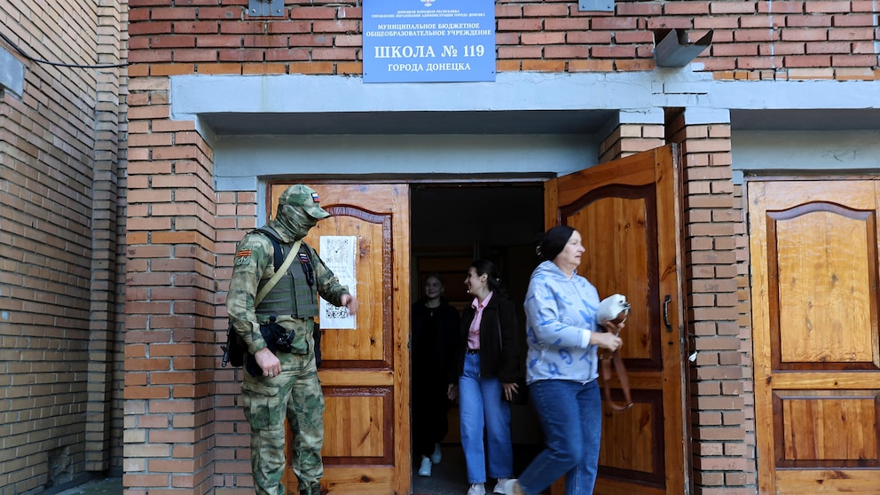 Reported Sabotage Attempts at Polling Stations in Occupied Ukraine as Russia Holds Local Elections