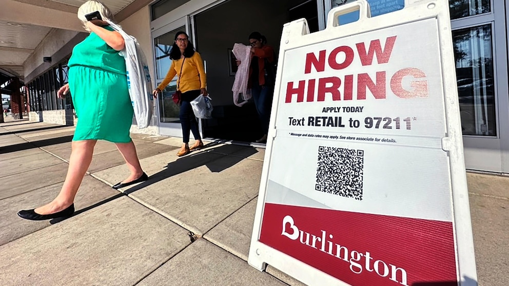 US Unemployment Benefit Applications Reach 7-Month Low