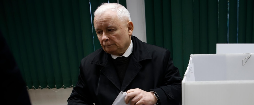 Centrist coalition secures majority in Polish parliament as ruling conservatives suffer defeat