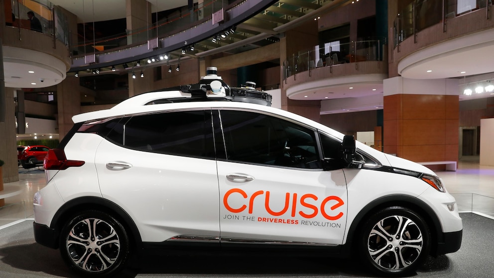 Cruise, General Motors' autonomous taxi service, halts driverless operations across the country