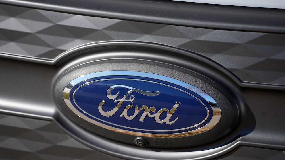 Ford issues recall for 238,000 Explorers due to potential failure of axle bolts