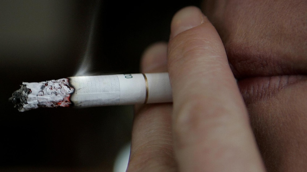 Proposed Plan by Sunak to Increase the Legal Smoking Age in England