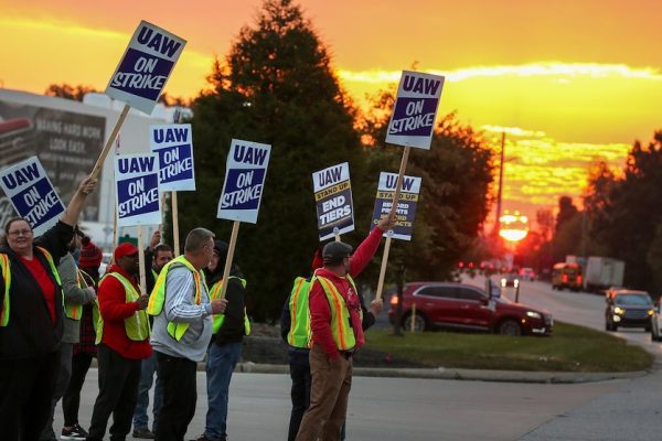 Ford Workers Approve Contract Settlement, Joining GM in Ending UAW Strikes