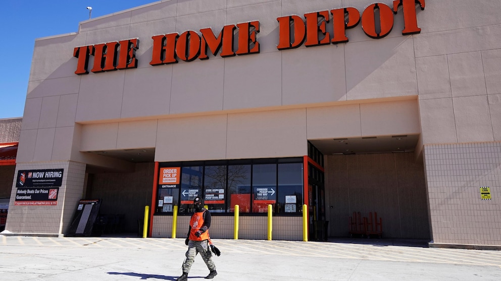 Home Depot's Sales Decline Persists, Yet Exceeds Expectations as Leading Home Improvement Retailer