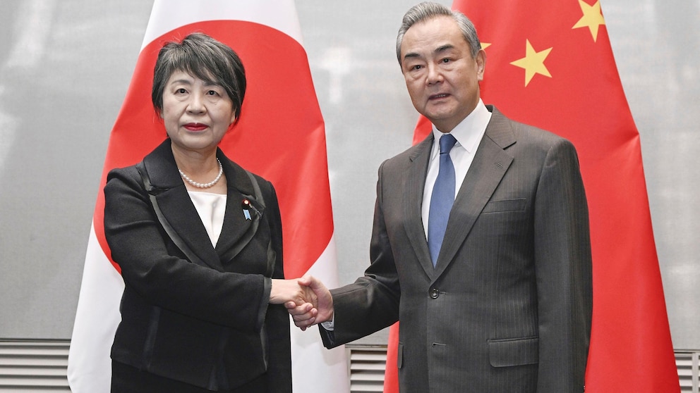 Meeting of Top Japanese and Chinese Diplomats in South Korea Preceding Trilateral Regional Talks