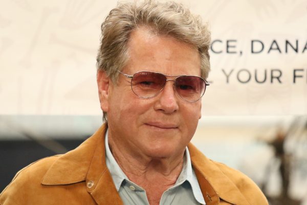 Actor Ryan O'Neal, known for his roles in 'Paper Moon' and 'Love Story', passes away at the age of 82