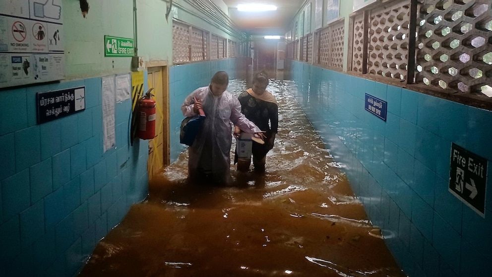 India's coastal regions face heavy rainfall and brace for an impending powerful storm