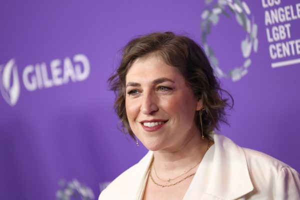 Mayim Bialik announces her departure as 'Jeopardy!' host