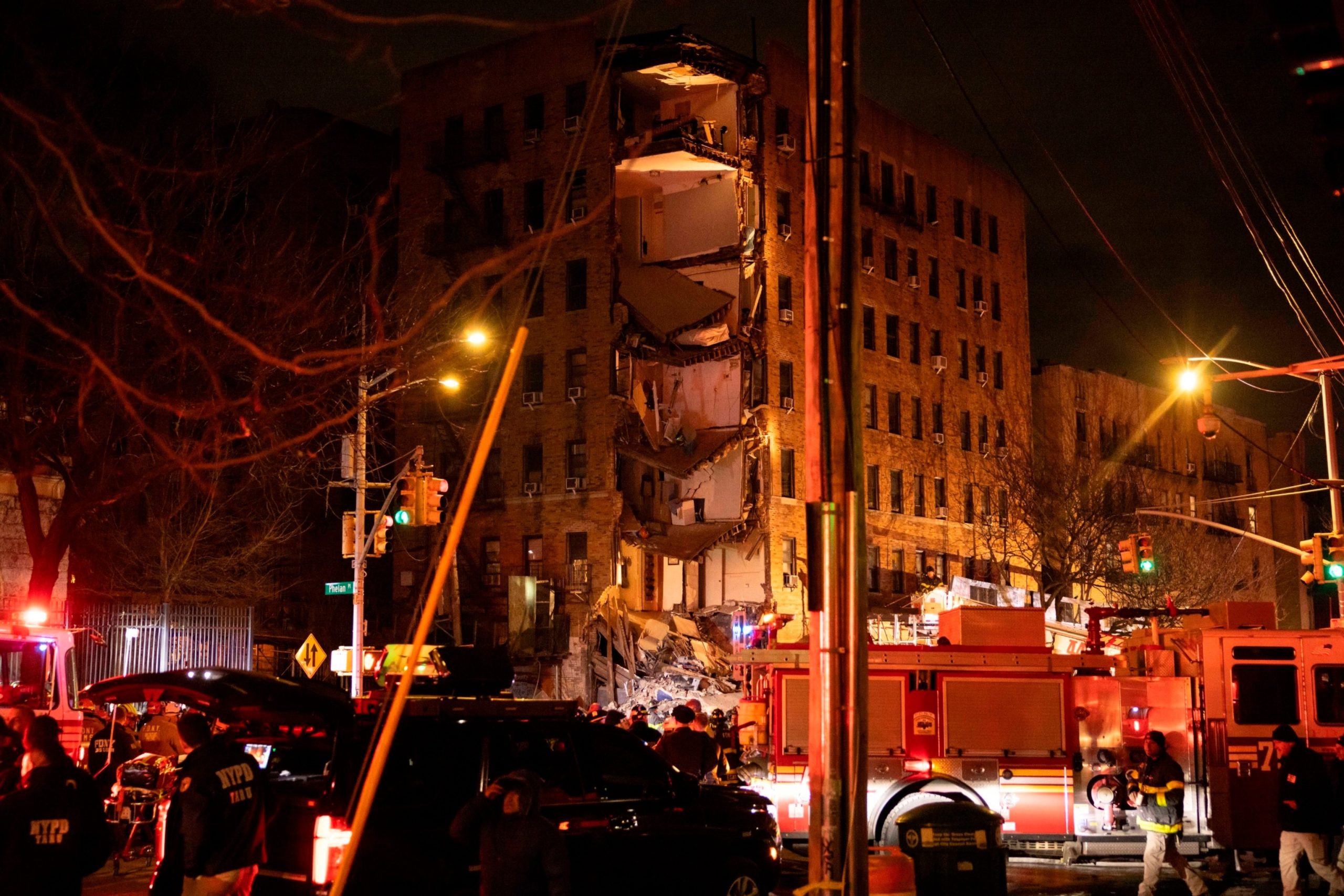 NY Fire Department reports no victims found under rubble of partial building collapse in Bronx