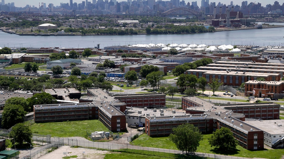 Report Reveals Inmates Confined to Cells During Rikers Island Fire in April, Resulting in 20 Injuries
