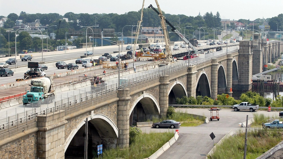 Rhode Island Bridge Temporarily Closed Due to Structural Issue; Extensive Repairs Expected to Last Several Months