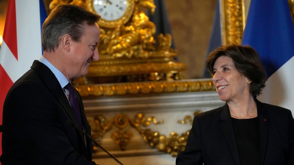 UK and France emphasize the need for Russia to cease its invasion of Ukraine, while US aid faces setbacks