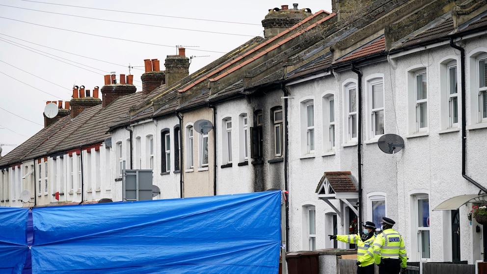 Woman facing charges for the tragic loss of two sets of young twins in a London fire in 2021