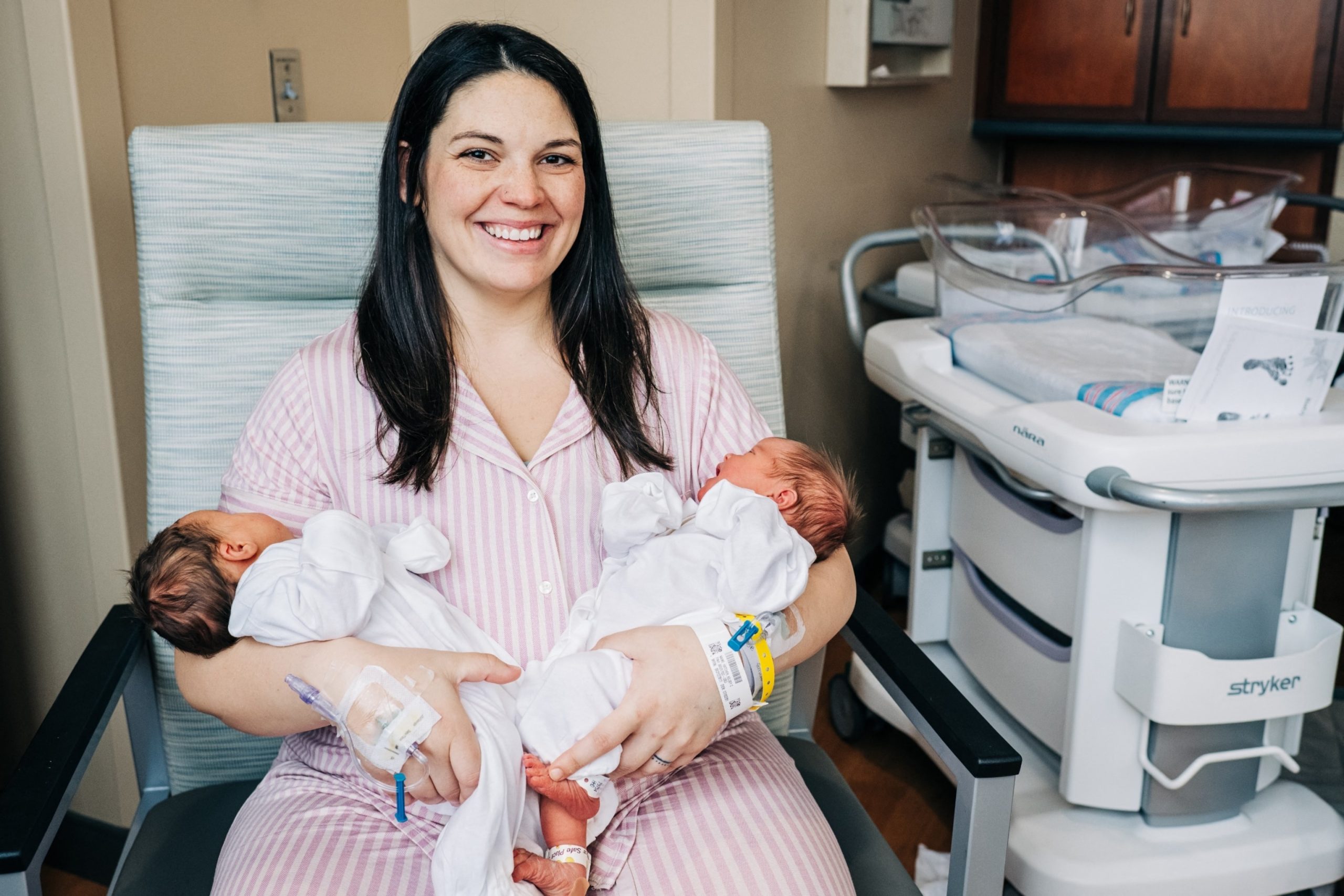 Woman with rare condition of double uterus successfully delivers twin girls