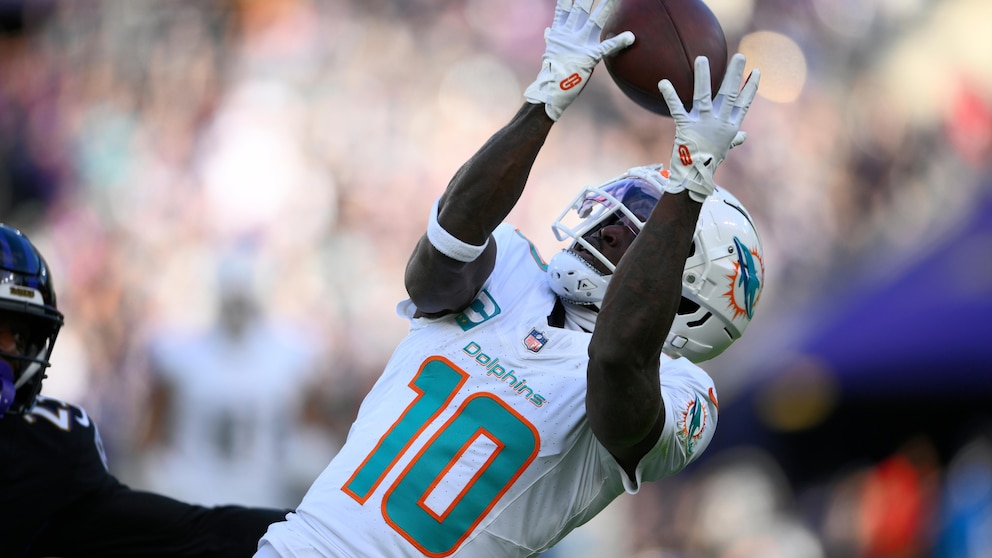 Child playing with cigarette lighter causes fire at home of Dolphins receiver Tyreek Hill