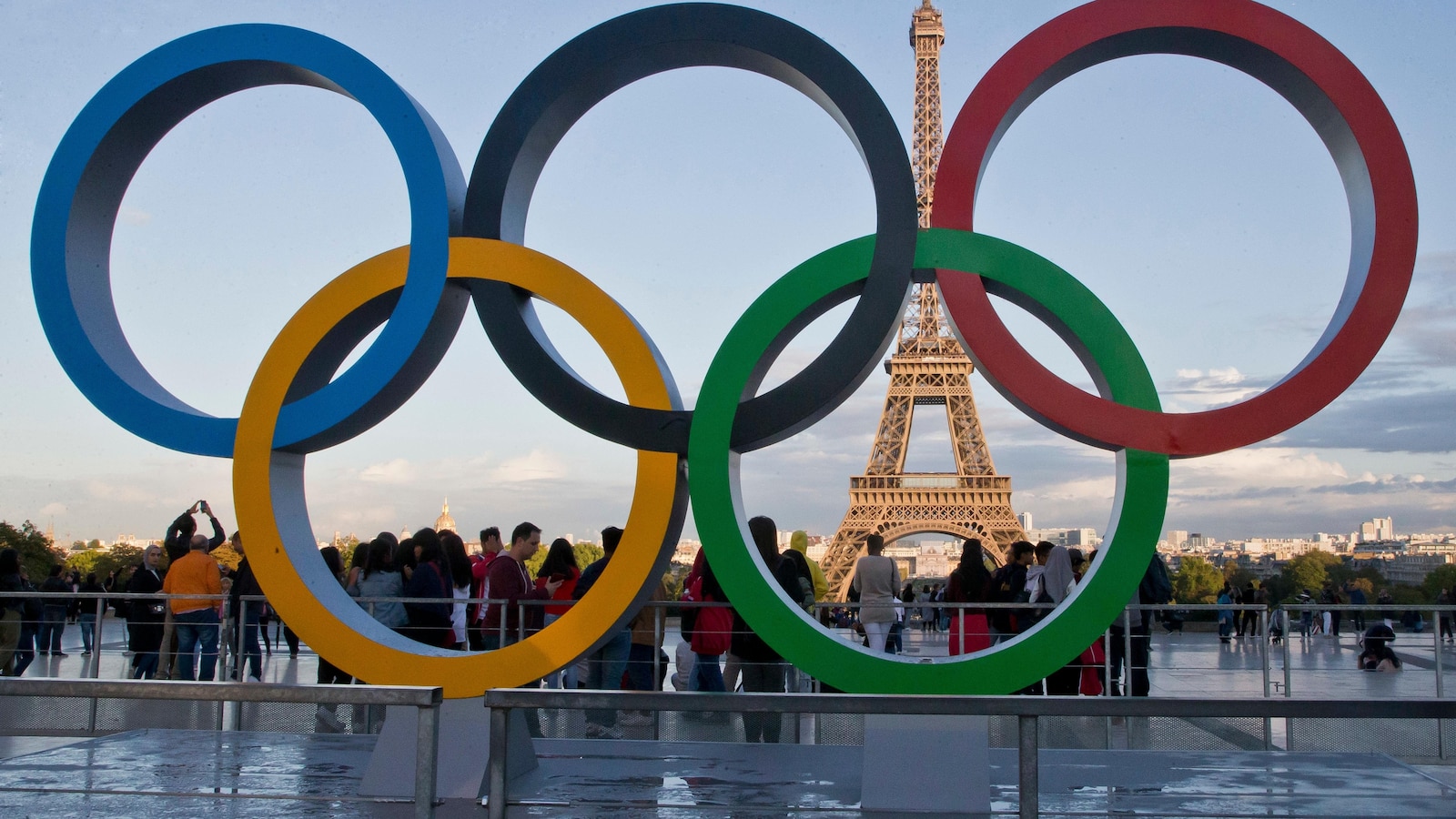 France reduces the number of spectators for Paris 2024 opening ceremony to approximately 300,000.
