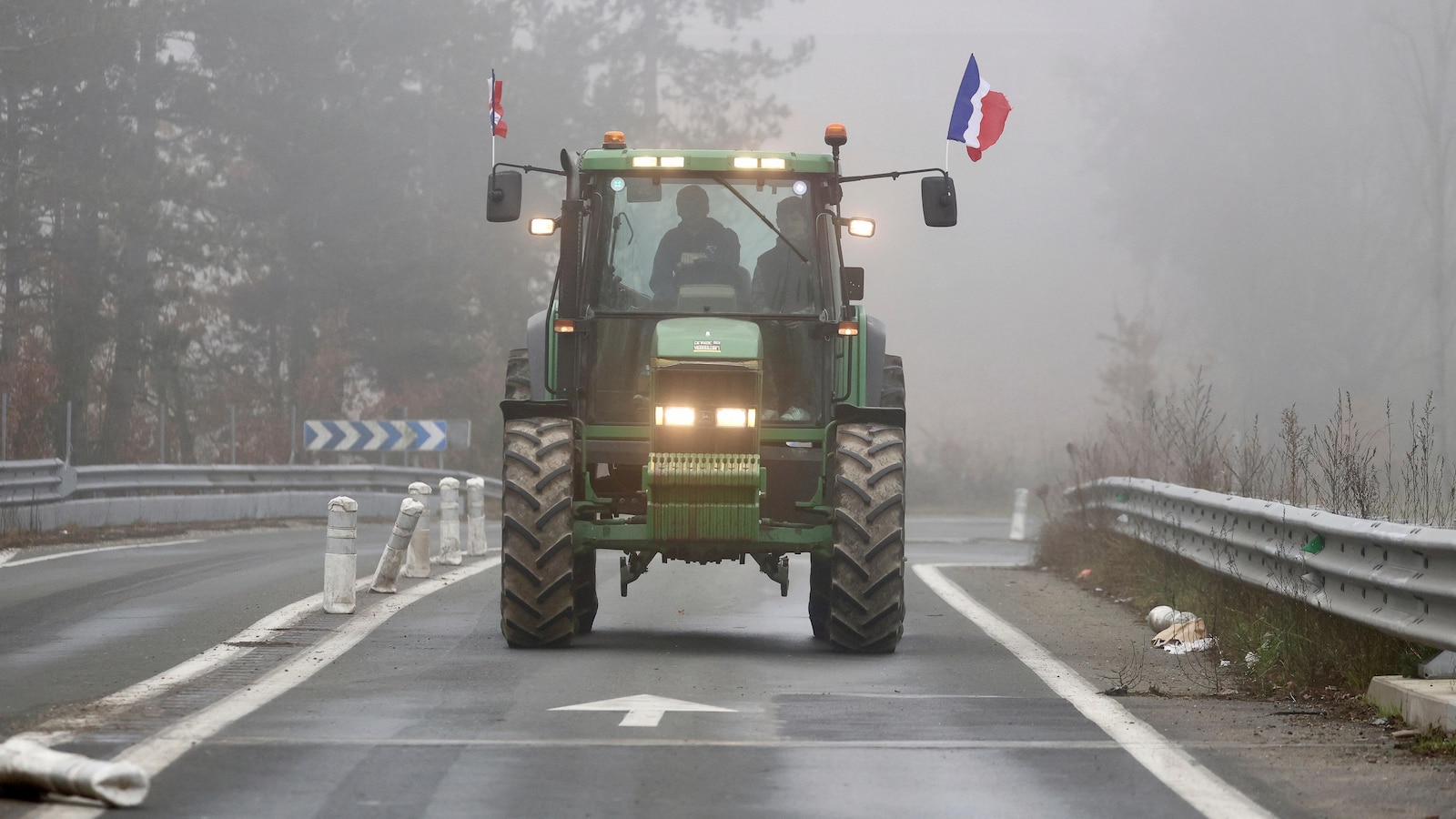 French Farmers Plan Tractor Protest to Surround Paris, While Activists Throw Soup at 'Mona Lisa'