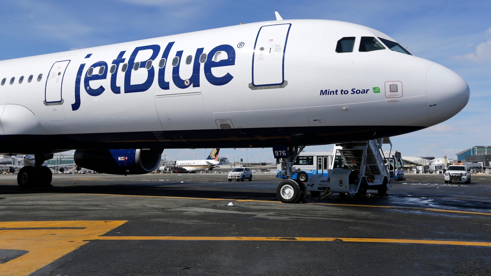 Judge Blocks JetBlue's $3.8 Billion Buyout of Spirit Airlines, Citing Concerns over Competition Threat