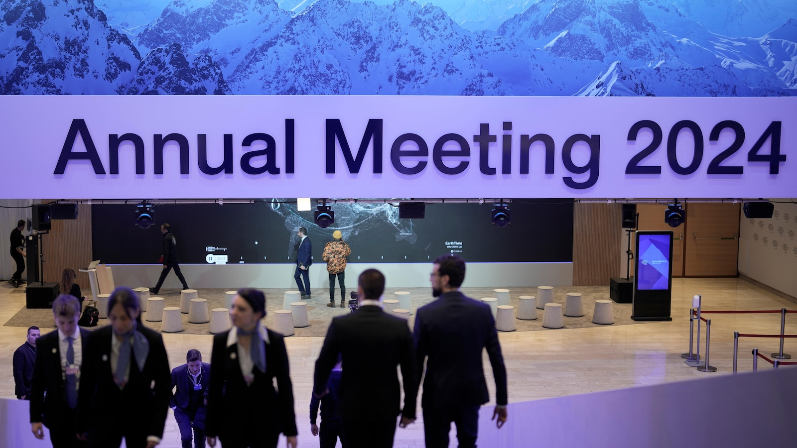 Key Topics at Davos Meeting: Conflict, Climate Change, and AI Take Center Stage