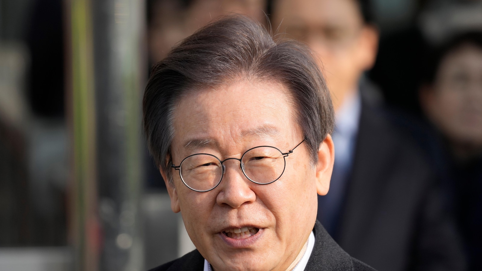 Opposition Leader in South Korea Discharged from Hospital One Week After Stabbing Incident