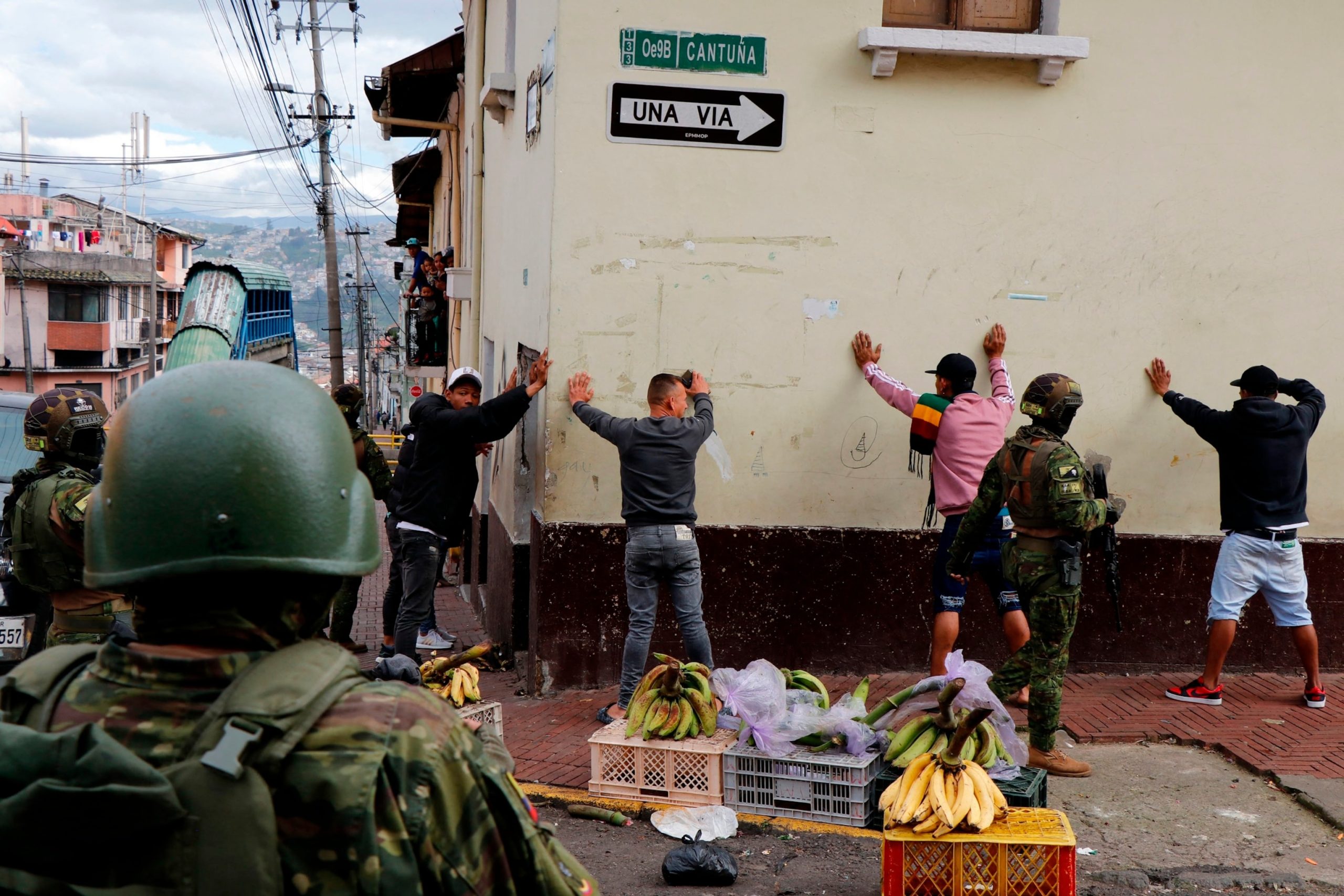 Over 100 Prison Guards Held Hostage in Ecuador During State of Emergency
