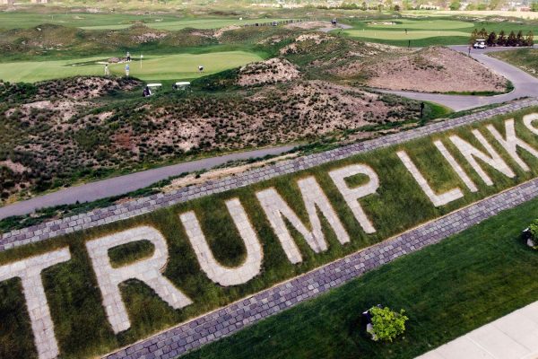 Removal of Sign with Trump's Name from Bronx Golf Course Accompanied by New Management Transition