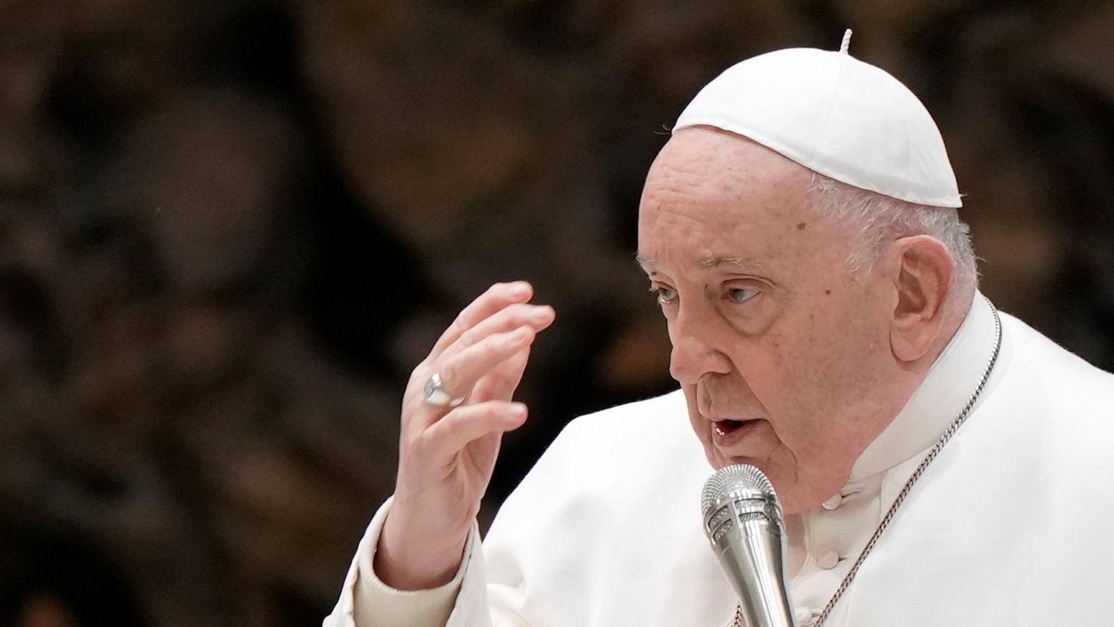 The Pope emphasizes the significance of Holocaust Remembrance Day in highlighting the perpetual injustice of war