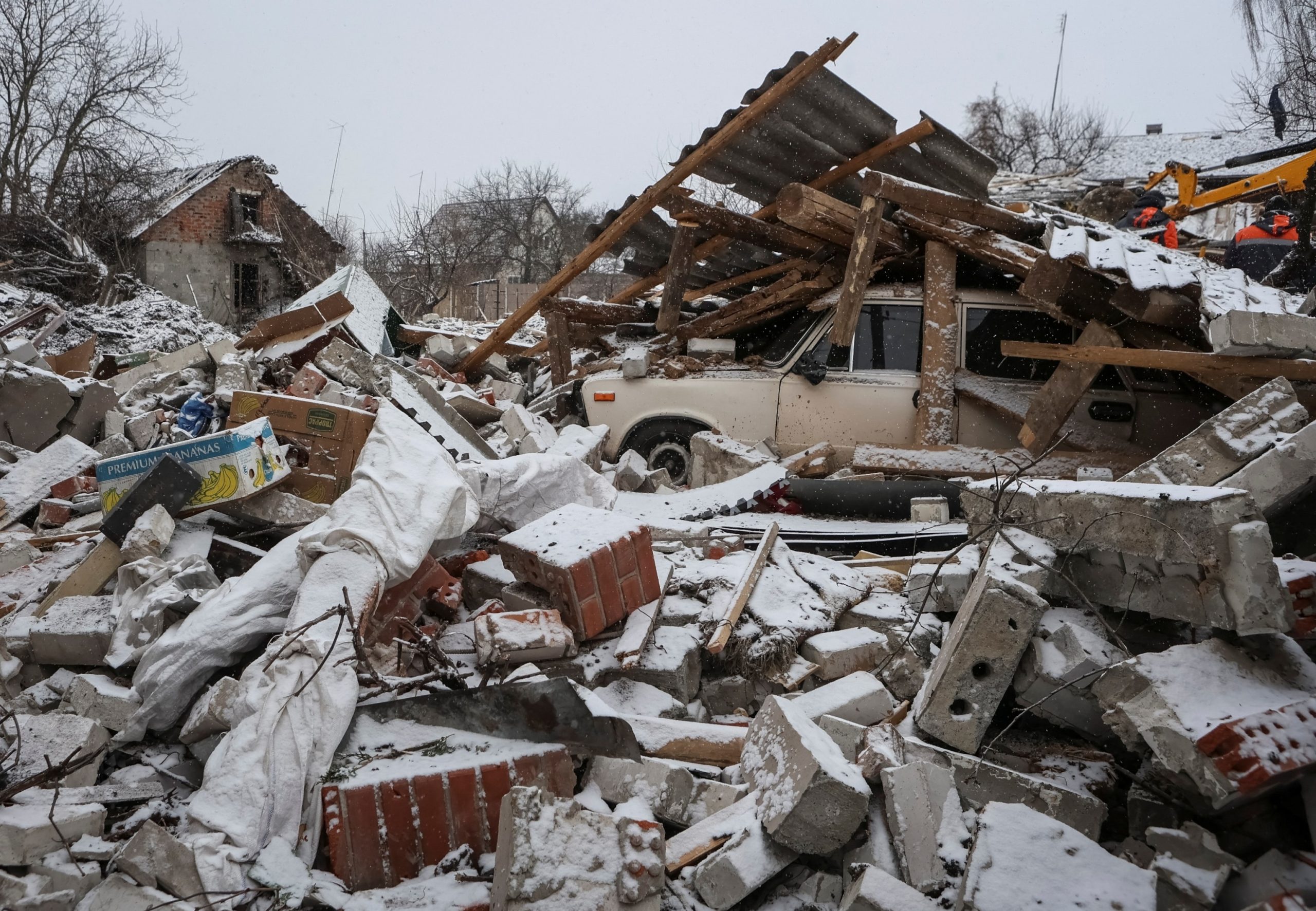Ukraine Admits Inability to Intercept 33 Russian Missiles in Devastating Attack