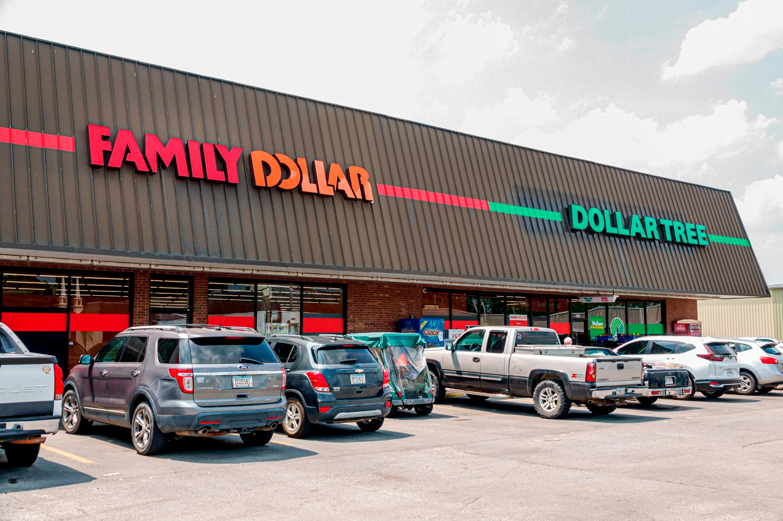 PHOTO: Family Dollar and Dollar Tree discount stores.