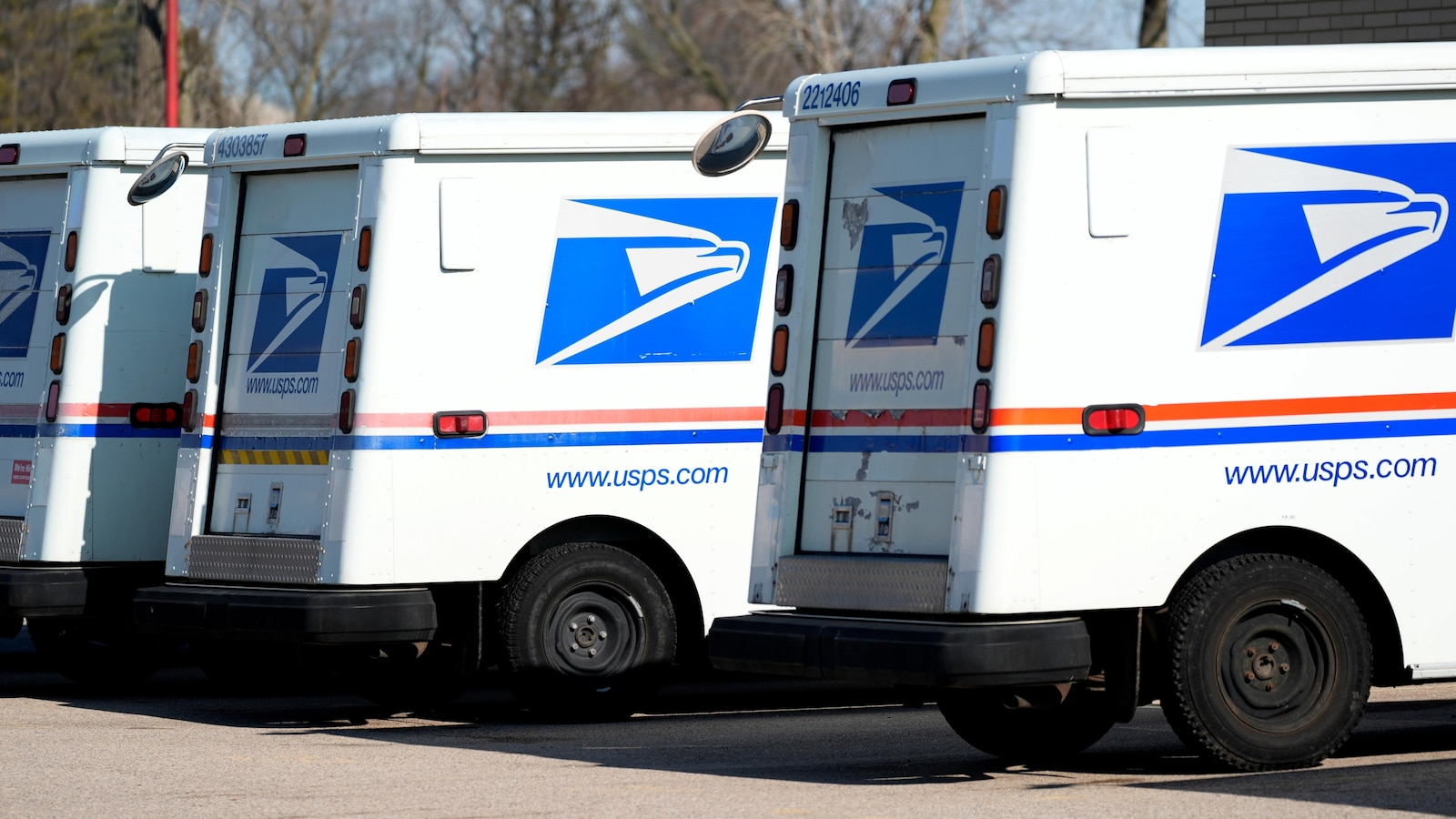 Efforts to Address Ongoing Letter Carrier Robberies by USPS, Union, and Lawmakers
