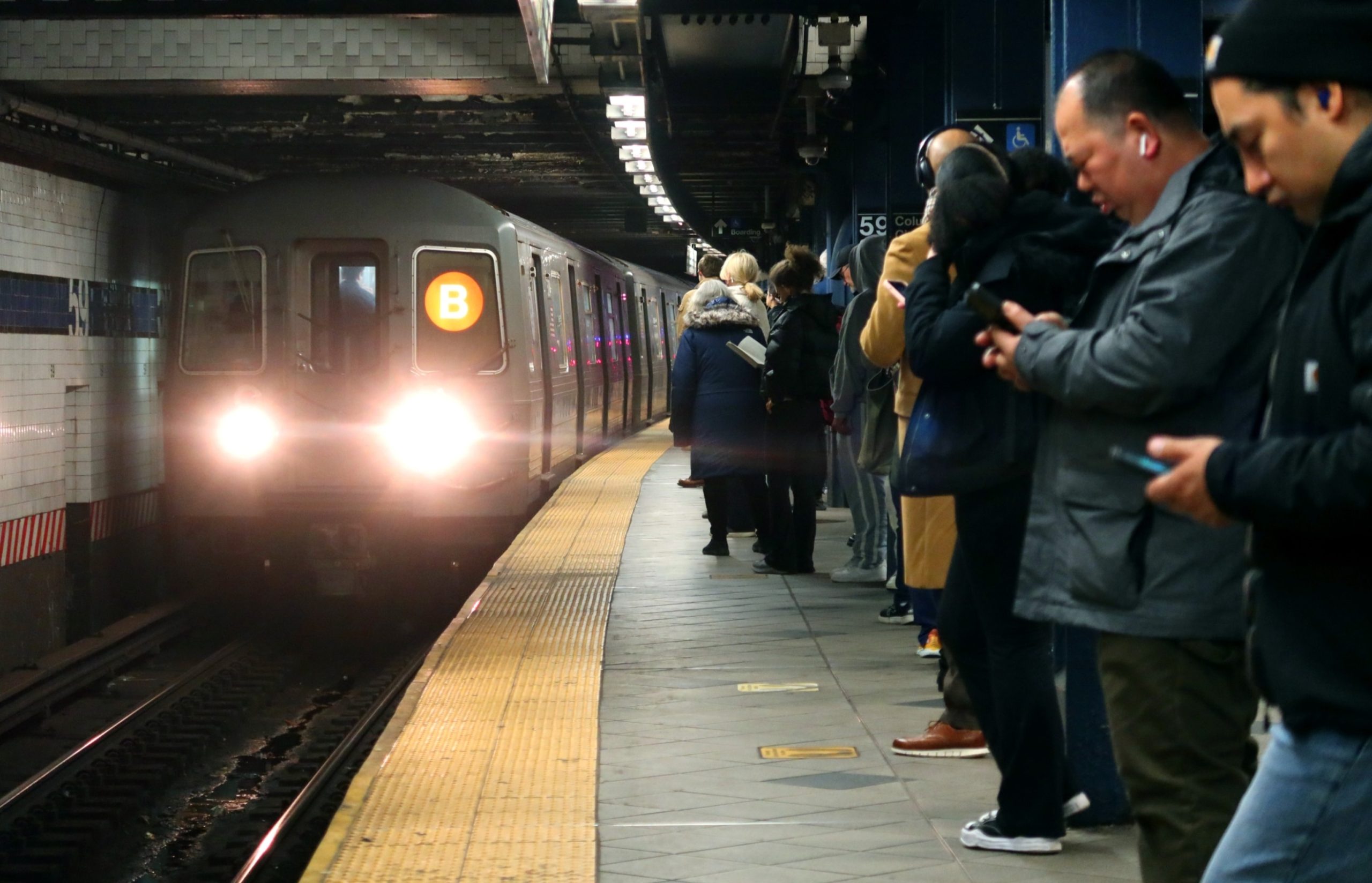 Governor announces deployment of National Guard in New York City subway to combat crime