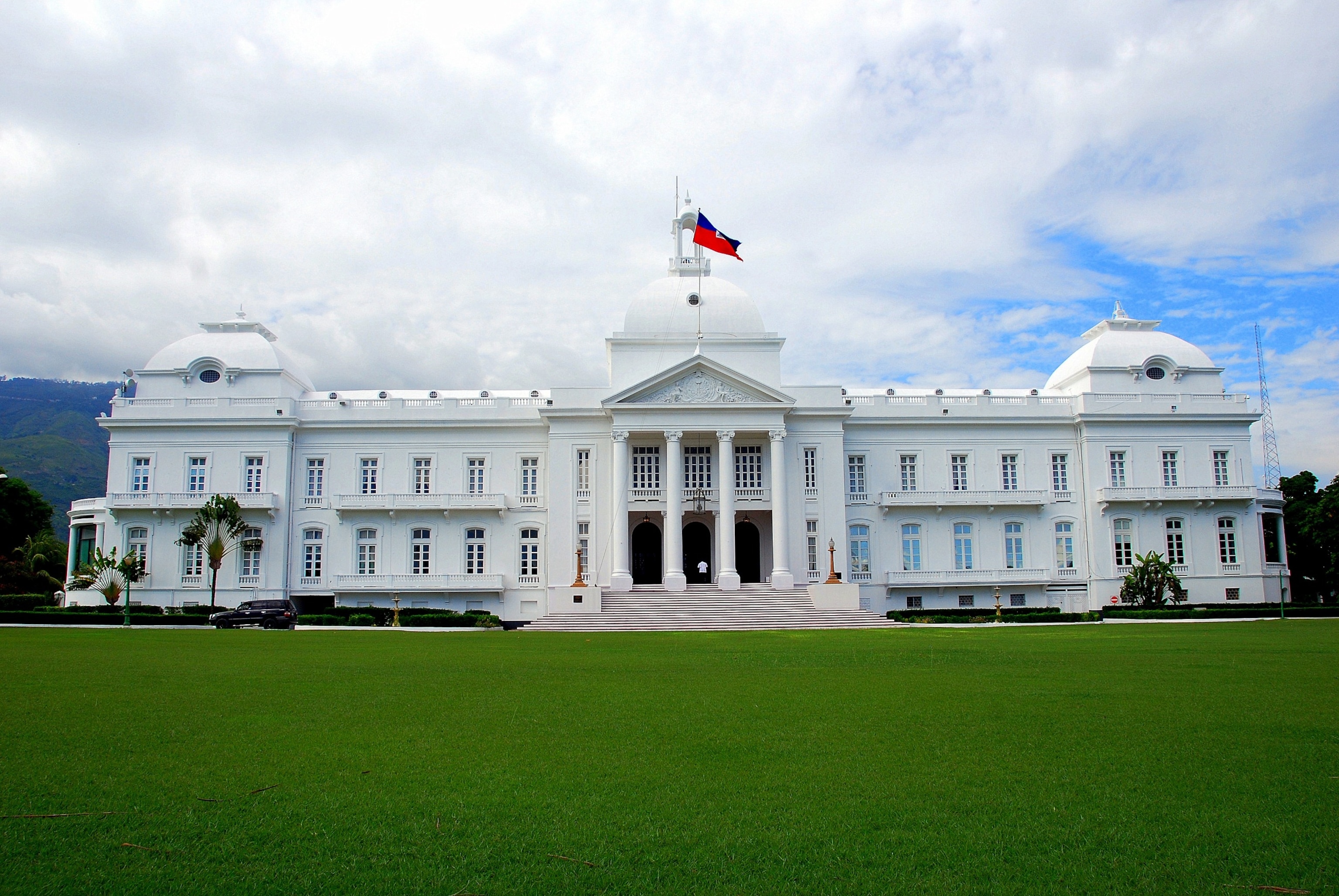 PHOTO: Haiti Presidential Palace (Before 2009 Earthquake)