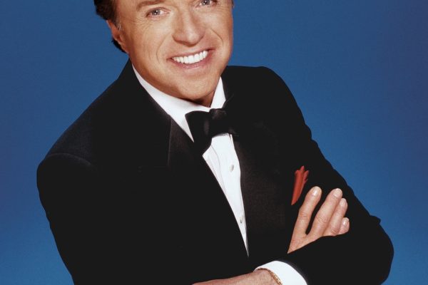 Steve Lawrence, one half of the singing duo with his wife Eydie Gorme, passes away at the age of 88