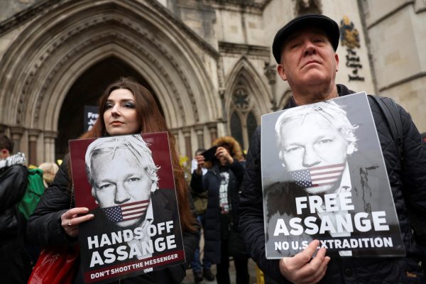UK court delays decision on Julian Assange's extradition, providing opportunity for appeal to be filed